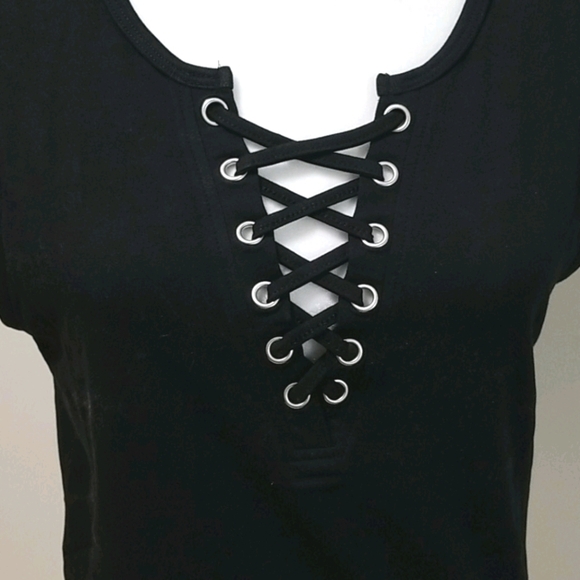 Urban Classics Lace Up Crop Top - Picture 3 of 6